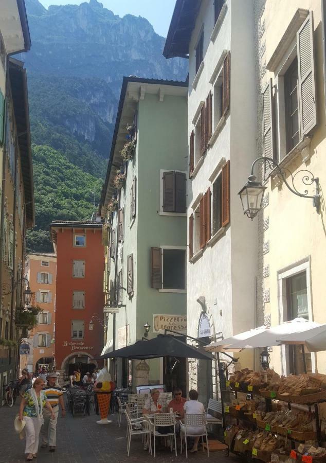 Appartamento Sunrise - Centro Storico N1 Riva del Garda Exterior photo